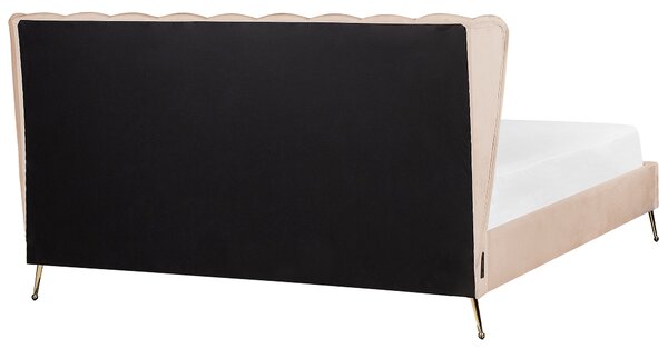Posteľ béžová zamatové čalúnenie 180 x 200 cm zlaté kovové nohy prešívané čelo s USB portom moderný glamour štýl spálňa