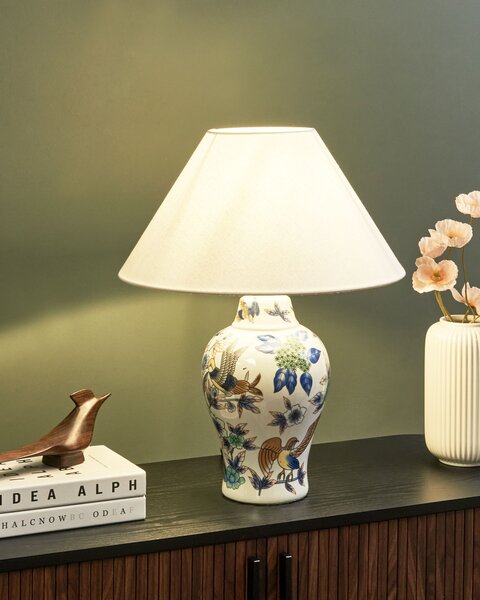 Stolná lampa biela modrá porcelánový podstavec ľanové tienidlo kvetinový vzor osvetlenie obývacia izba spálňa