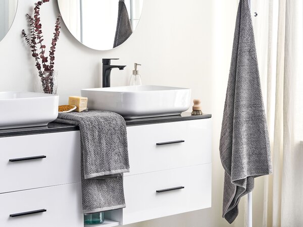 Sada 2 uterákov sivá froté bavlna 100 x 150 cm vzor chevron osuška klasický moderný štýl kúpeľňa