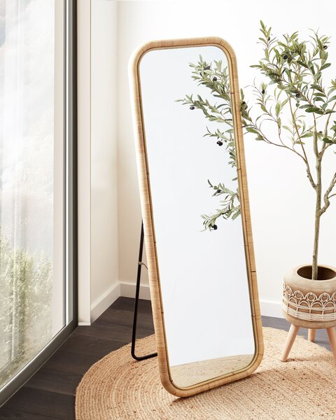 Stojace zrkadlo prírodné ratan sklo 150 x 50 cm obdĺžnikový tvar moderný boho štýl obývačka spálňa