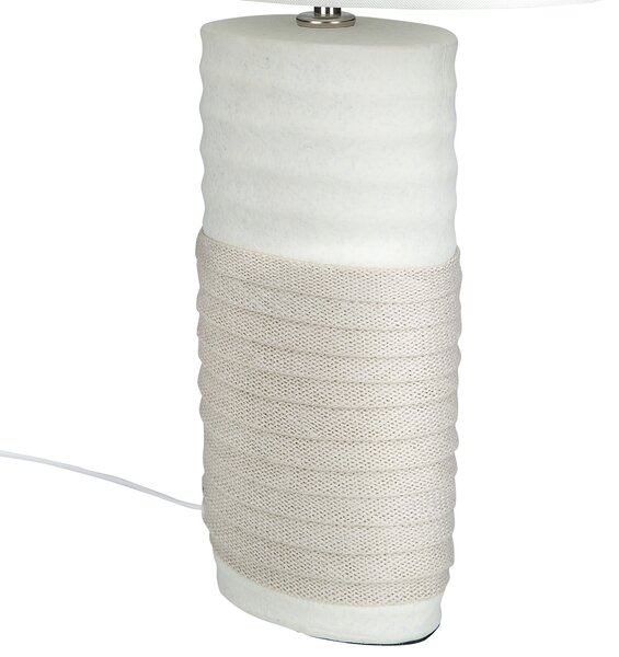 Stolná lampa béžová porcelánová základňa látkové tienidlo biely dlhý kábel s vypínačom moderný vzhľad