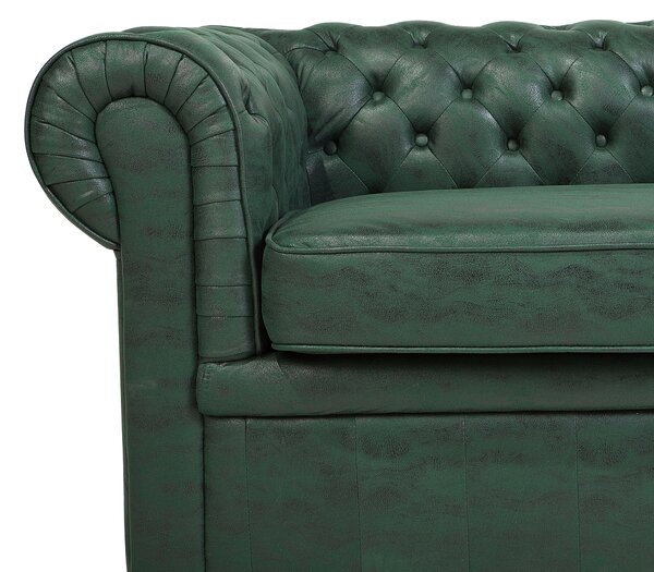 Pohovka chesterfield zelená umelá koža čalúnená nízke prešívané operadlo tmavé drevené nohy 3-miestna moderná