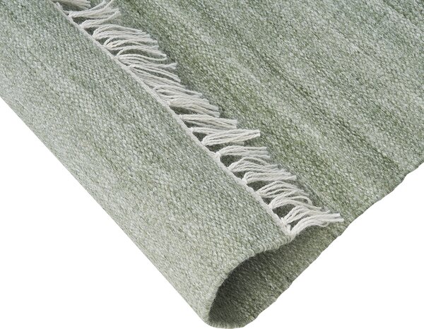 Koberec svetlozelený recyklovaný syntetický materiál 80 x 150 cm so strapcami interiér exteriér