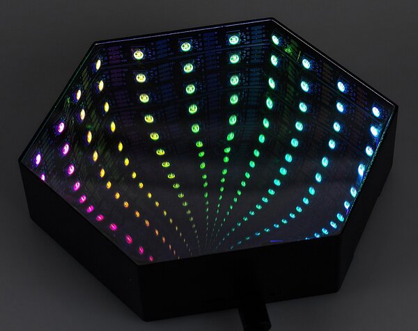 Čierna LED RGB nabíjacia lampa Jocker 1W s DO – LED lampičky a baterky > Stolové LED lampičky