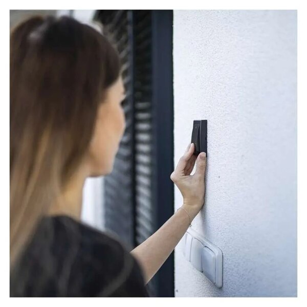 Čierny domový bezdrôtový zvonček do zásuvky – Elektro > Domové zvončeky