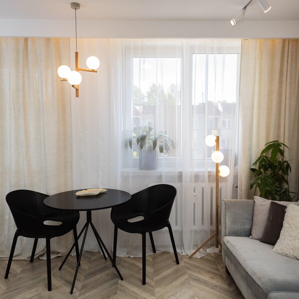Stojacia lampa Estera Wood s dekorom dreva pre žiarovku 3x G9 – LED lampičky a baterky > Stojacie LED lampy