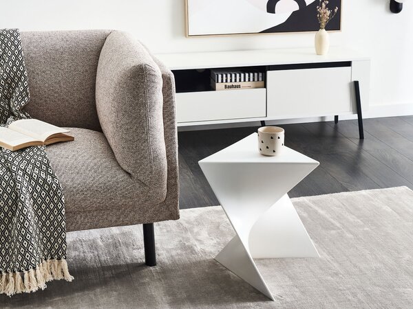 Odkladací stolík biely syntetický materiál trojuholníkový geometrický tvar dizajnový moderný štýl obývacia izba spálňa