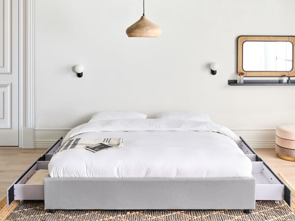 Posteľ s úložným priestorom svetlosivá látkové čalúnenie polyester 180 x 200 cm bez čela s roštom úložné zásuvky klasický štýl spálňa