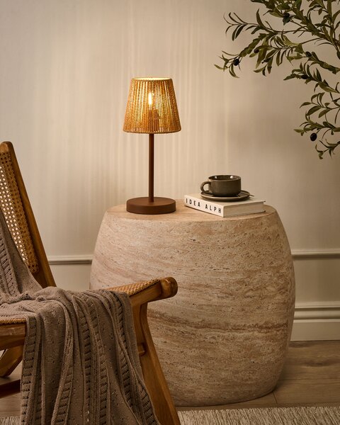 Stolná lampa hnedá tienidlo z papierovej šnúry kovový železný podstavec matný povrch moderný boho štýl obývacia izba spálňa