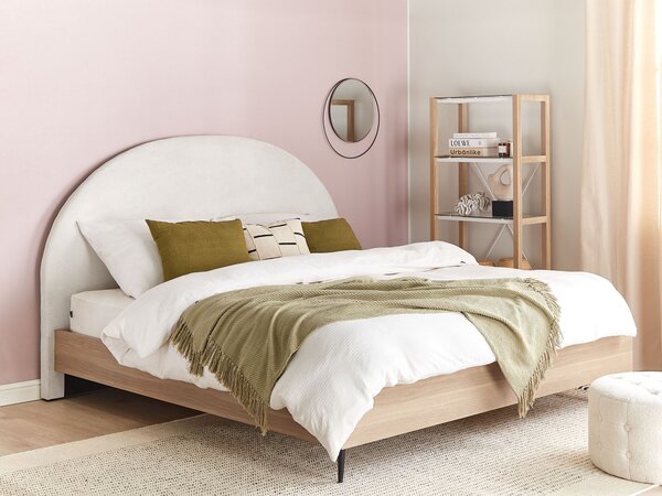 Posteľ biela svetlé drevo polyester 160 x 200 cm čalúnené čelo MDF rám kovové nohy lamelový rošt moderný štýl spálňa