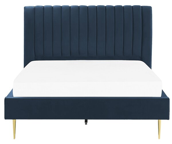 Čalúnená posteľ modrá zamatová 140 x 200 cm lamelový rošt vysoké čelo elegantný dizajn spálňa