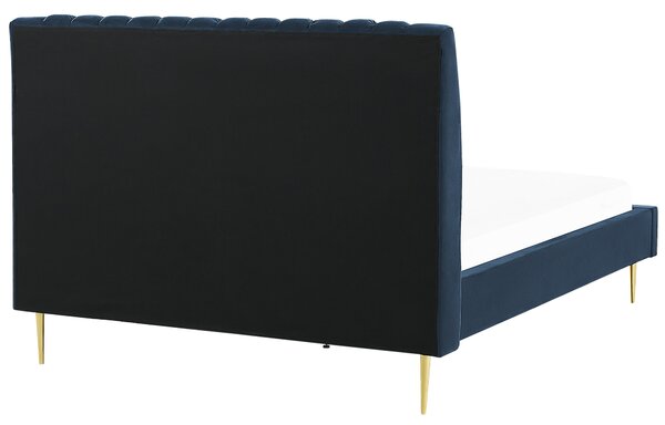 Čalúnená posteľ modrá zamatová 140 x 200 cm lamelový rošt vysoké čelo elegantný dizajn spálňa