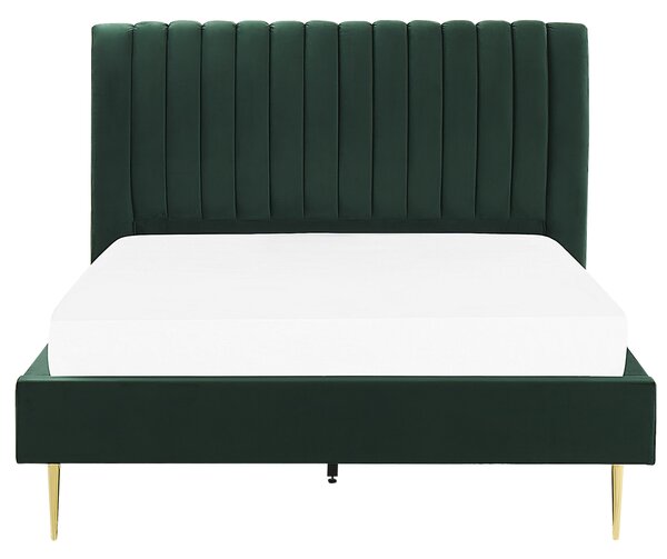 Čalúnená posteľ zelená zamatová 140 x 200 cm lamelový rošt vysoké čelo elegantný dizajn spálňa