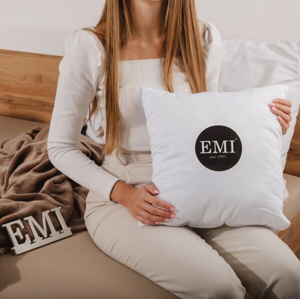 Vankúš s vlastným logom 40x40 cm EMI