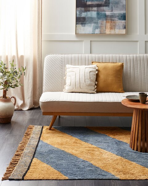 Koberec modrý a hnedý pruhovaný vzor bavlnený 140 x 200 cm so strapcami boho štýl obývacia izba