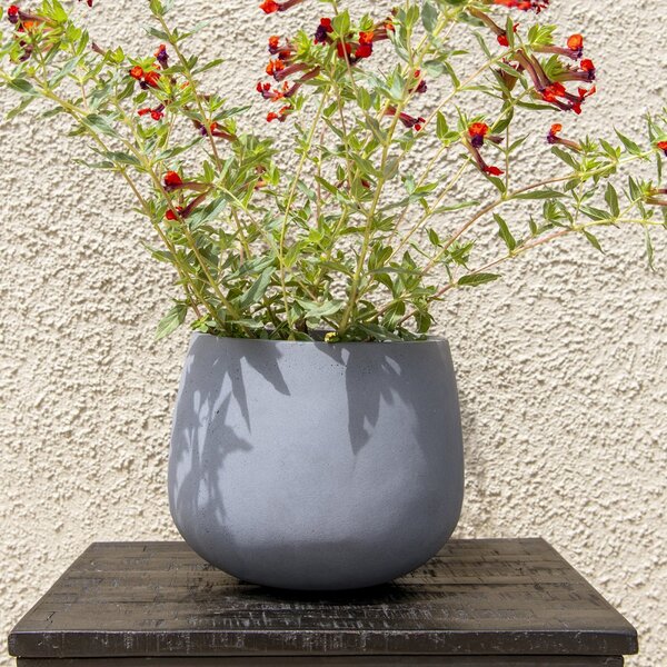 Kvetináč Orb sivý L, ⌀ 68,5 x v 57 cm, 12,2 kg, 170l