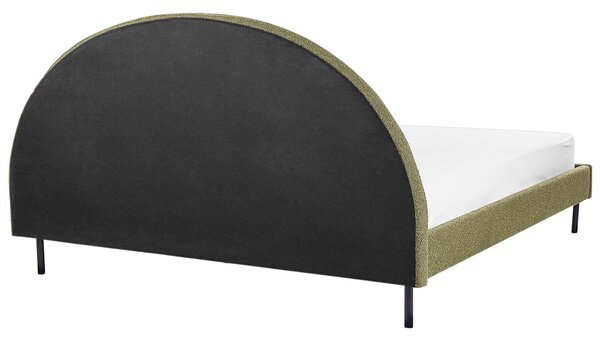 Posteľ zelená buklé polyesterové čalúnenie 180 x 200 cm rám postele s roštom zaoblené čelo minimalistický retro dizajn spálňa