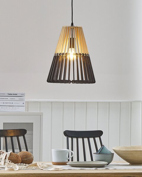 Závesná lampa svetlé drevo čierna preglejka kov maľovaný matný povrch moderný škandinávsky štýl obývačka jedáleň
