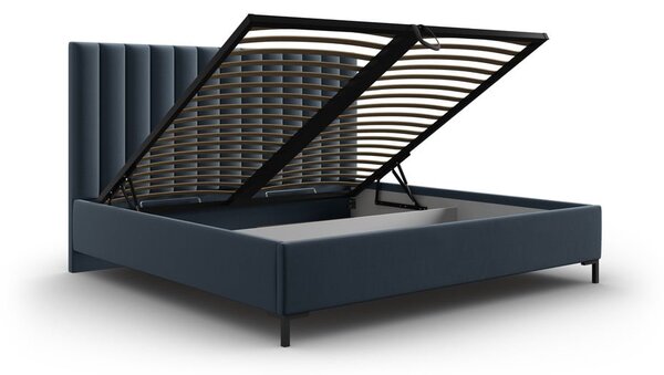 Tmavomodrá čalúnená dvojlôžková posteľ s úložným priestorom s roštom 140x200 cm Casey – Mazzini Beds