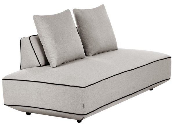 Leňoška svetlosivá látkové čalúnenie s vankúšmi moderný minimalistický štýl obývacia izba