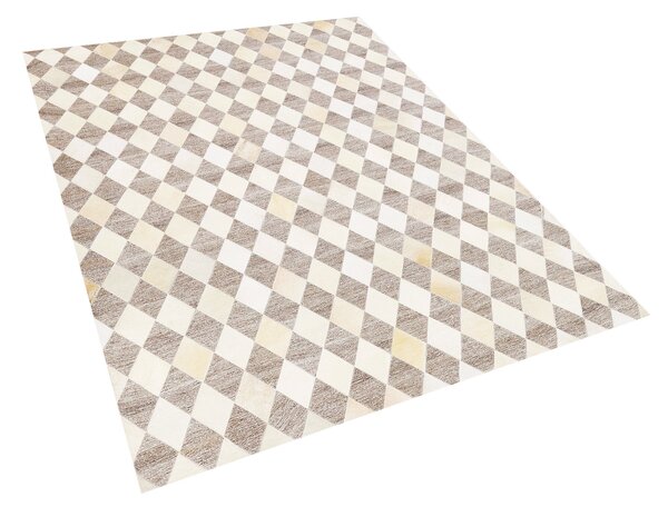 Koberec hnedá béžová žakár hovädzia koža 140 x 200 cm geometrický diamantový vzor patchworkový retro moderný štýl obývačka spálňa