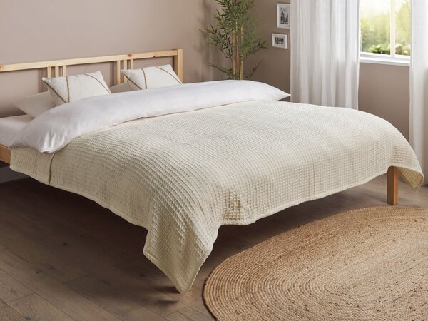 Prikrývka svetlobéžová bavlnená 200 x 220 cm vafľový vzor deka na posteľ textilné doplnky spálňa obývacia izba