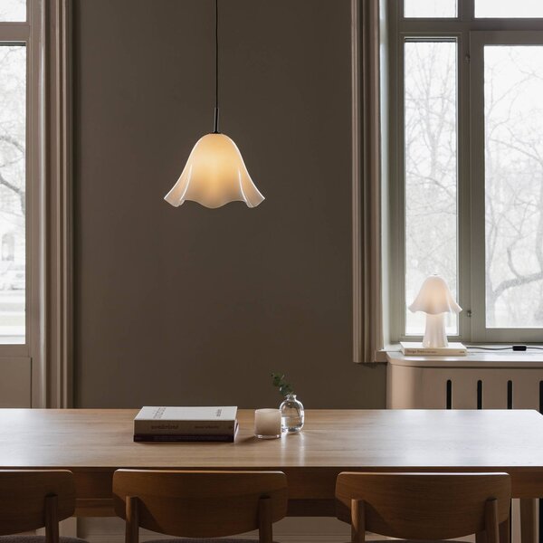Globen Lighting Závesné svietidlo Bello, biela, Ø 30 cm, sklo, Biela / opálová, Obývacia izba / jedáleň, Sklo, Škandinávsky, Závesné svietidlo