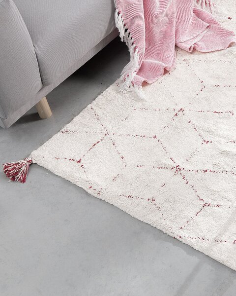 Koberec biela bavlna 140 x 200 cm geometrický vzor so strapcami obdĺžnikový tvar moderný štýl obývačka spálňa