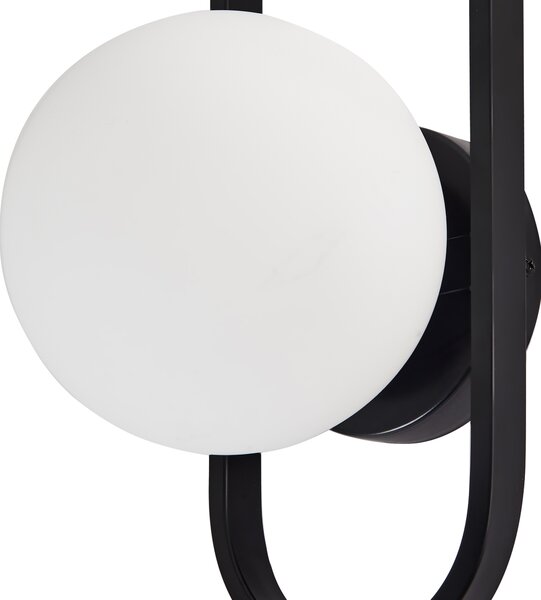 Nástenná lampa čierna kovová základňa nepriehľadné sklenené tienidlo geometrický tvar moderný štýl obývacia izba spálňa
