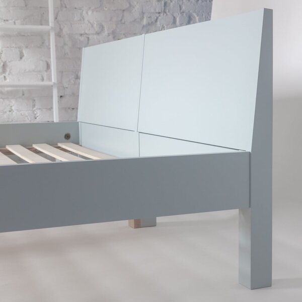 Svetlosivá dvojlôžková posteľ z bukového dreva s roštom 140x200 cm Dabi – Ragaba