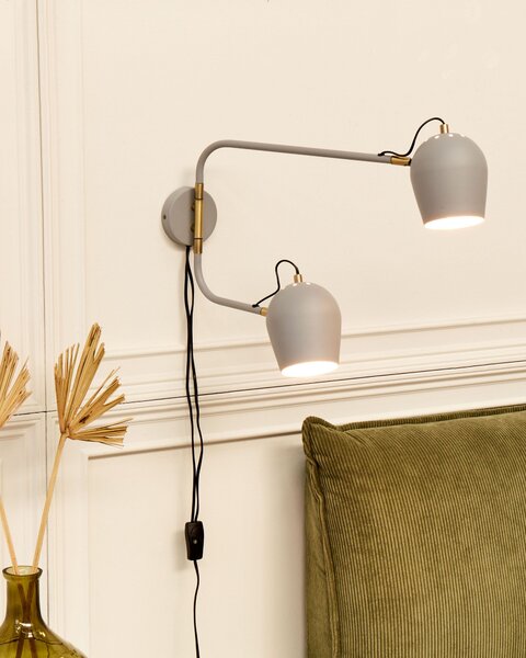 Nástenná lampa svetlosivá kovová 13 x 41 x 56 cm s 2 guľatými tienidlami nastaviteľná moderná industriálna obývačka spálňa