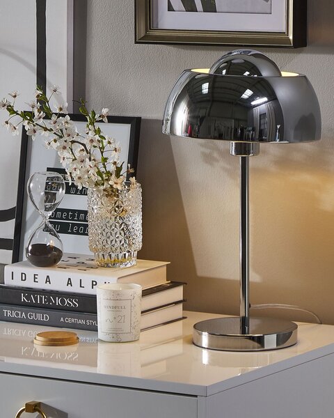 Stolná lampa strieborná kov lesklá povrchová úprava 44 cm okrúhle kupolovité tienidlo nočný stolík osvetlenie moderný štýl obývačka spálňa