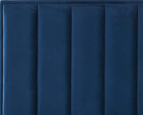 Posteľ s úložným priestorom modrá zamatové čalúnenie 140 x 200 cm čierne kovové nohy prešívané čelo lamelový rošt moderný štýl spálňa