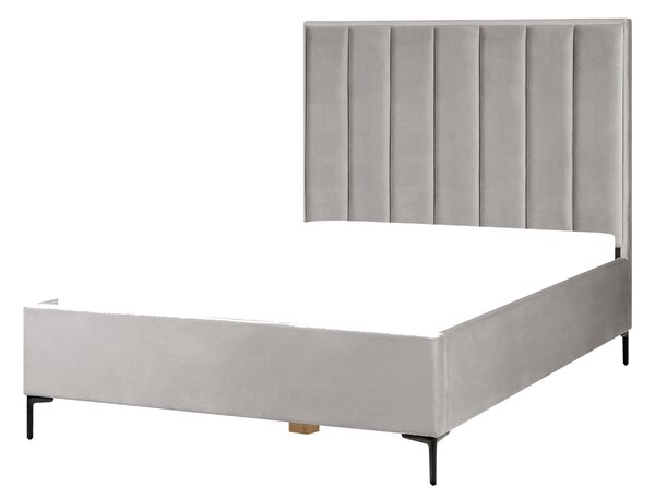 Posteľ s úložným priestorom sivá zamatové čalúnenie 140 x 200 cm čierne kovové nohy prešívané čelo lamelový rošt moderný štýl spálňa