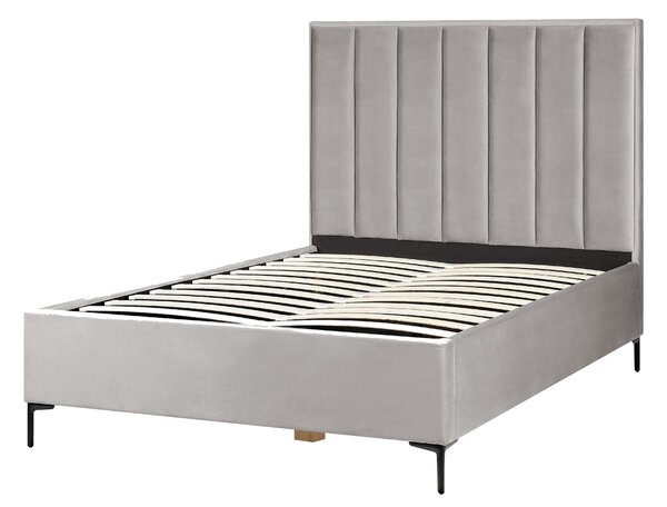 Posteľ s úložným priestorom sivá zamatové čalúnenie 140 x 200 cm čierne kovové nohy prešívané čelo lamelový rošt moderný štýl spálňa