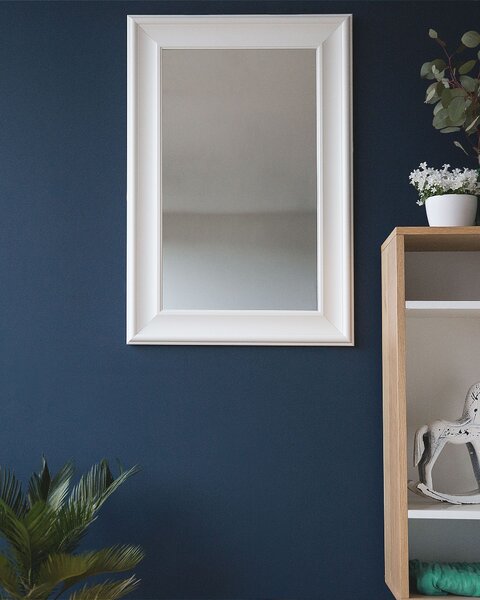 Závesné nástenné zrkadlo biele 61 x 91 cm syntetický materiál minimalistický dizajn škandinávsky štýl