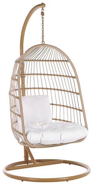 Závesné kreslo s kovovým stojanom béžové s výpletom sedací vankúš boho rustikálna terasa balkón obývacia izba