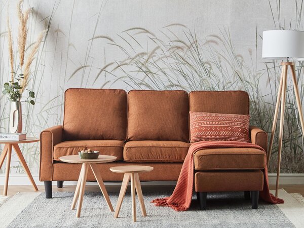 Pohovka zlatohnedá látková čalúnená 3 miestna s taburetom mid century modern obývacia izba