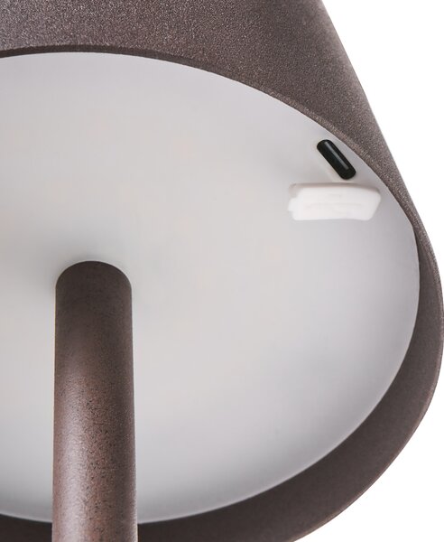 Stolná lampa hnedá hliníková s dotykovým vypínačom nabíjanie cez USB kábel bezdrôtová moderný štýl interiér exteriér