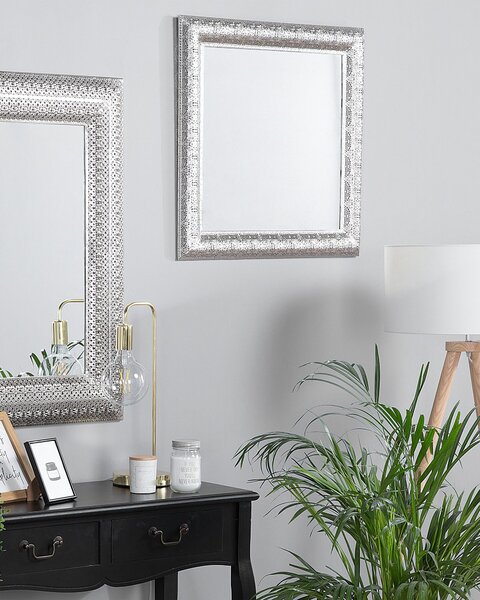 Nástenné zrkadlo strieborná železo sklo 65 x 65 cm štvorcový tvar dekoratívny rám moderný glamour štýl doplnky
