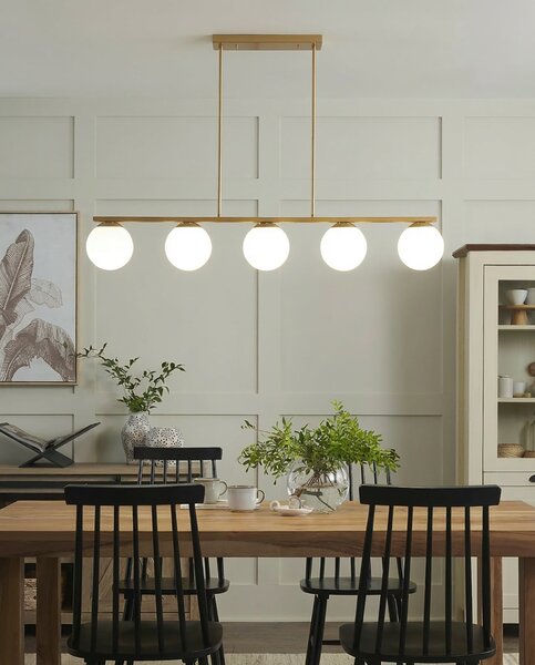 Závesná lampa zlatá biela kov sklo matný povrch 60 cm 5 okrúhlych guľových tienidiel moderný glamour štýl osvetlenie