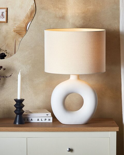 Stolná lampa biela keramická látkové tienidlo tvarovaný podstavec nočná lampa