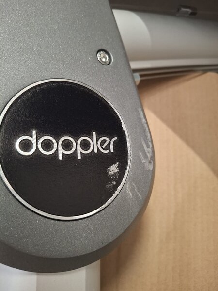 Doppler EXPERT 3 x 3 m – záhradný výkyvný slnečník s bočnou tyčou - Tovar s drobnou vadou (S333)