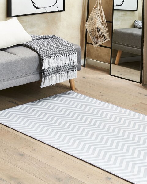 Koberec biela sivá polyester 80 x 200 cm vzor chevron obdĺžnikový tvar behúň moderný štýl predsieň chodba