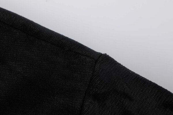 Deka s rukávmi HOODIE čierna