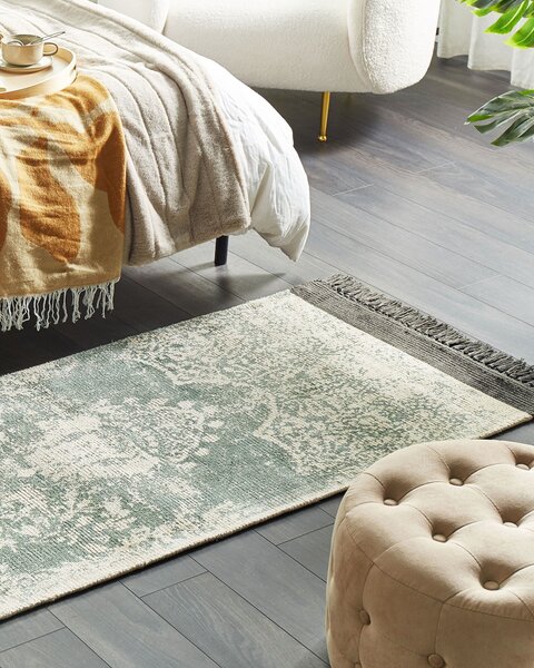 Koberec zelená béžová čierna viskóza a bavlna 80 x 150 cm so vzorom a strapcami vintage dizajn