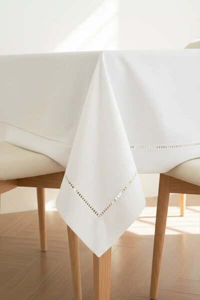 Obrus CLASSY biely Rozmer: 140x180 cm