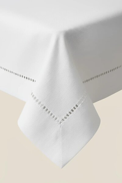 Obrus CLASSY biely Rozmer: 140x180 cm