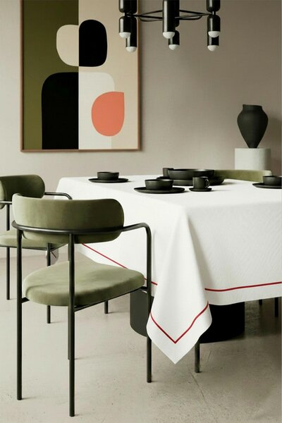 Obrus QUEEN biely s bordovou Rozmer: 140x180 cm