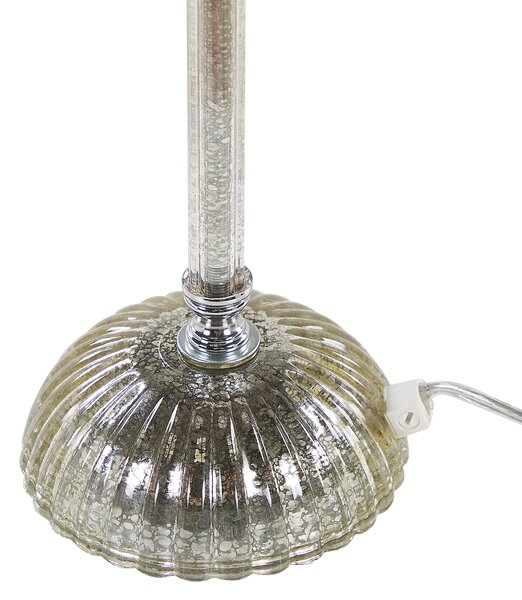 Stolná lampa na nočný stolík biele látkové tienidlo strieborný kovový podstavec glamour štýl obývacia izba spálňa